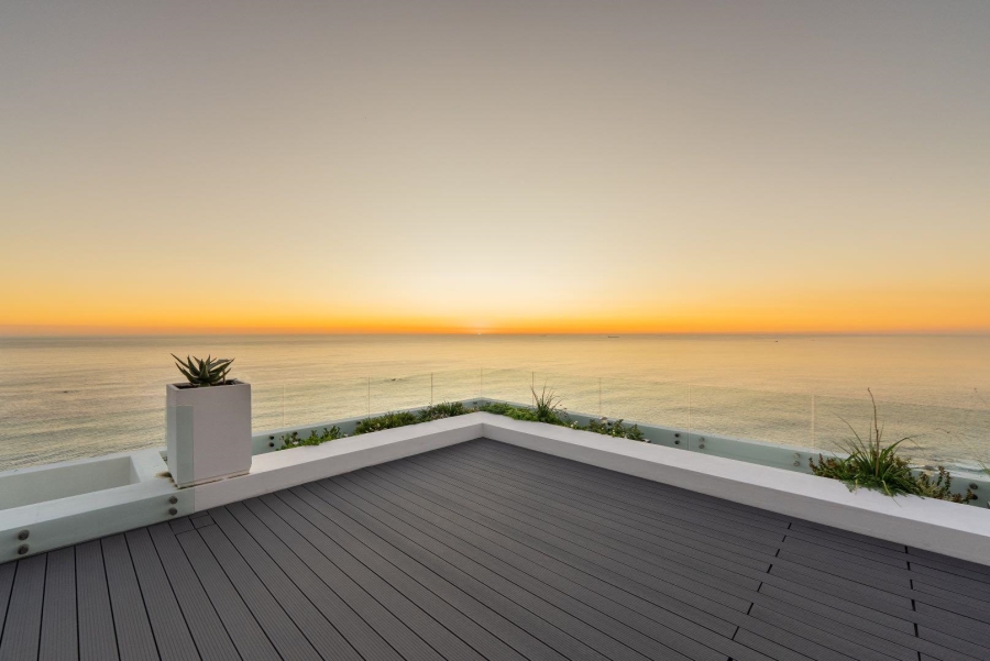 To Let 1 Bedroom Property for Rent in Bantry Bay Western Cape